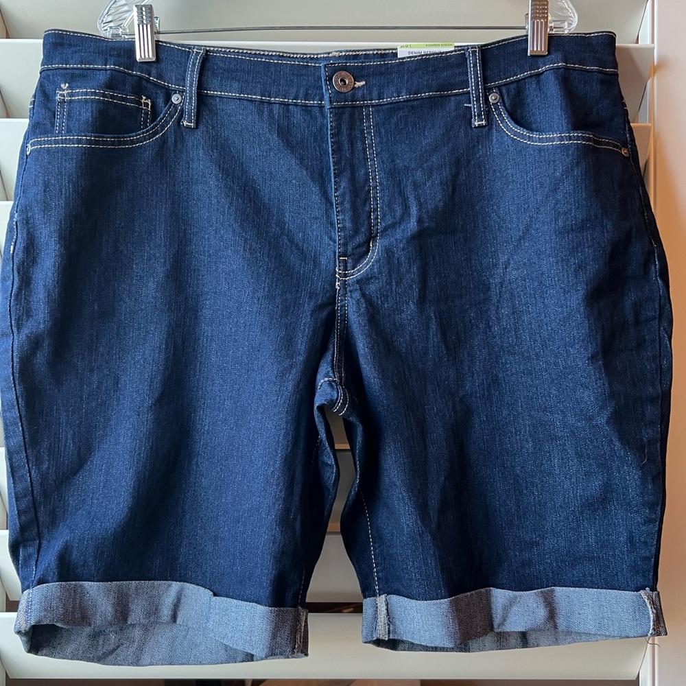 STYLE & CO - NWT - 18W - Dark Blue Denim Shorts - MID RISE - ROLLED CUFFS